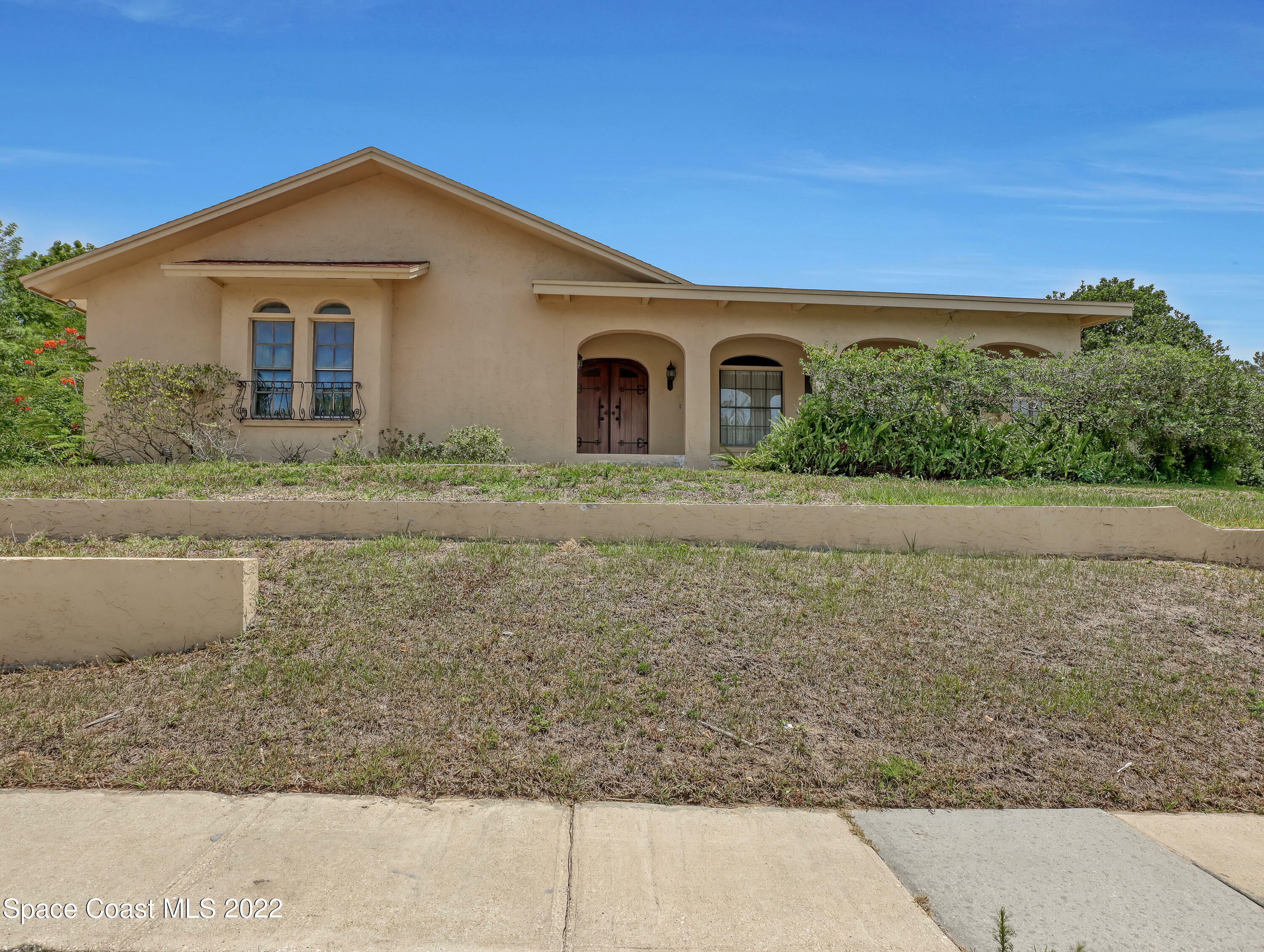 Property Photo: 3705 Buttonwood Drive FL 32796