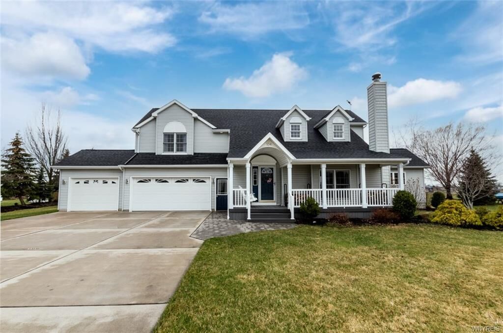 Property Photo:  104 Bishops Gate Road  NY 14072 