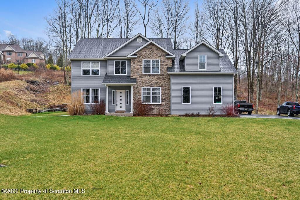 Property Photo:  1017 Woodwind Hills Drive  PA 18414 