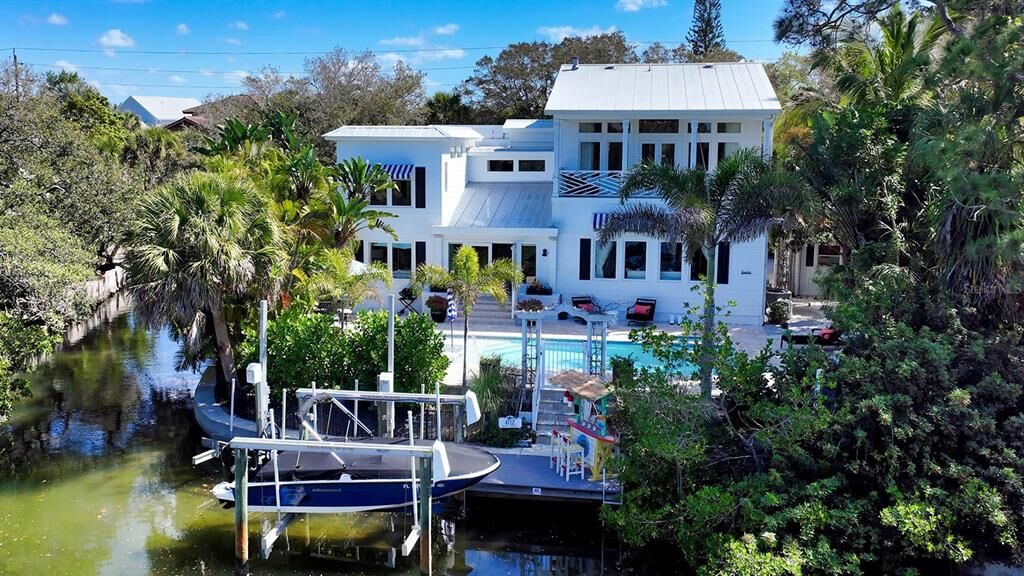 Property Photo:  4712 Higel Avenue  FL 34242 