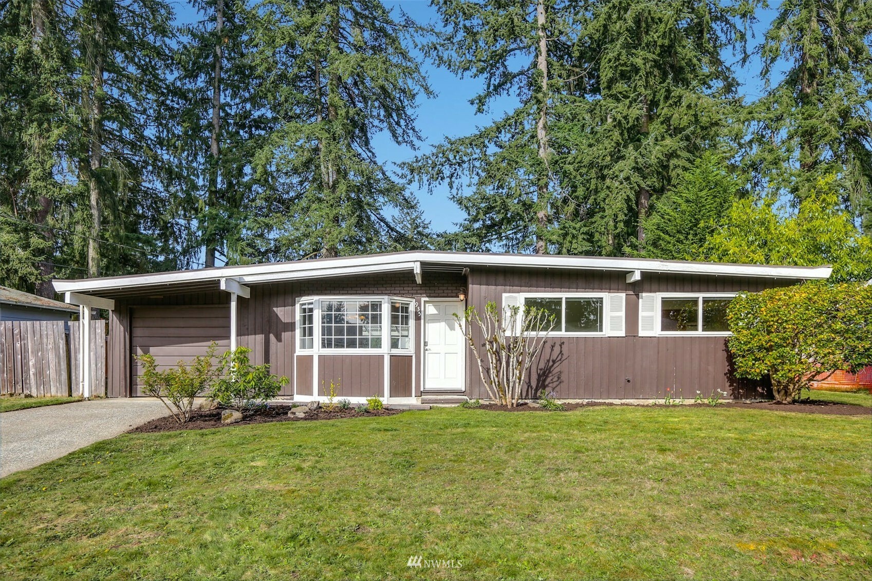 Property Photo:  935 168th Avenue NE  WA 98008 