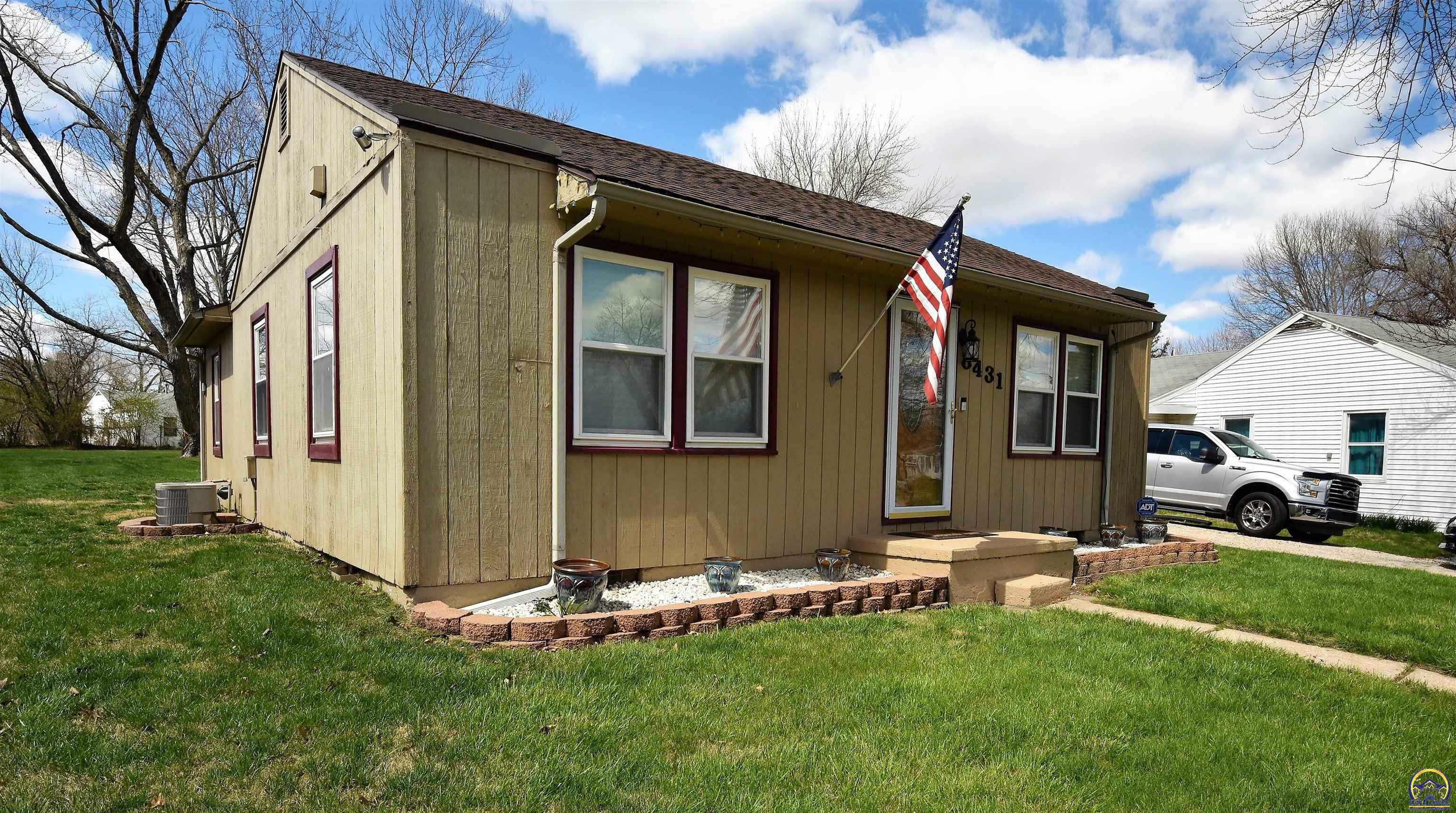 Property Photo:  3431 SE Ohio Ave  KS 66605 