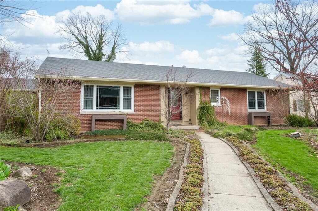 Property Photo: 1009 Westgate Road OH 45373