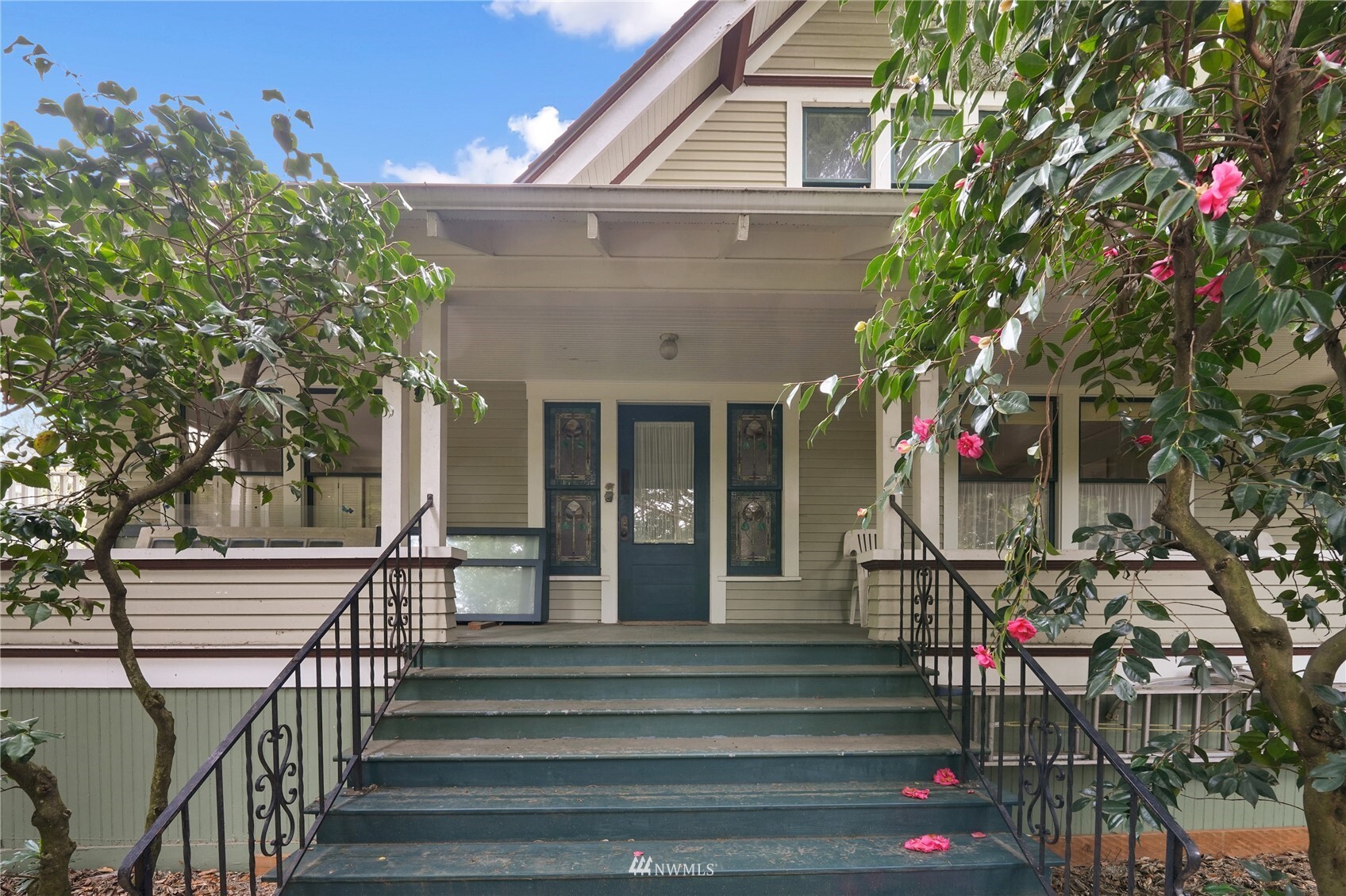 Property Photo:  3601 Commercial Avenue  WA 98221 
