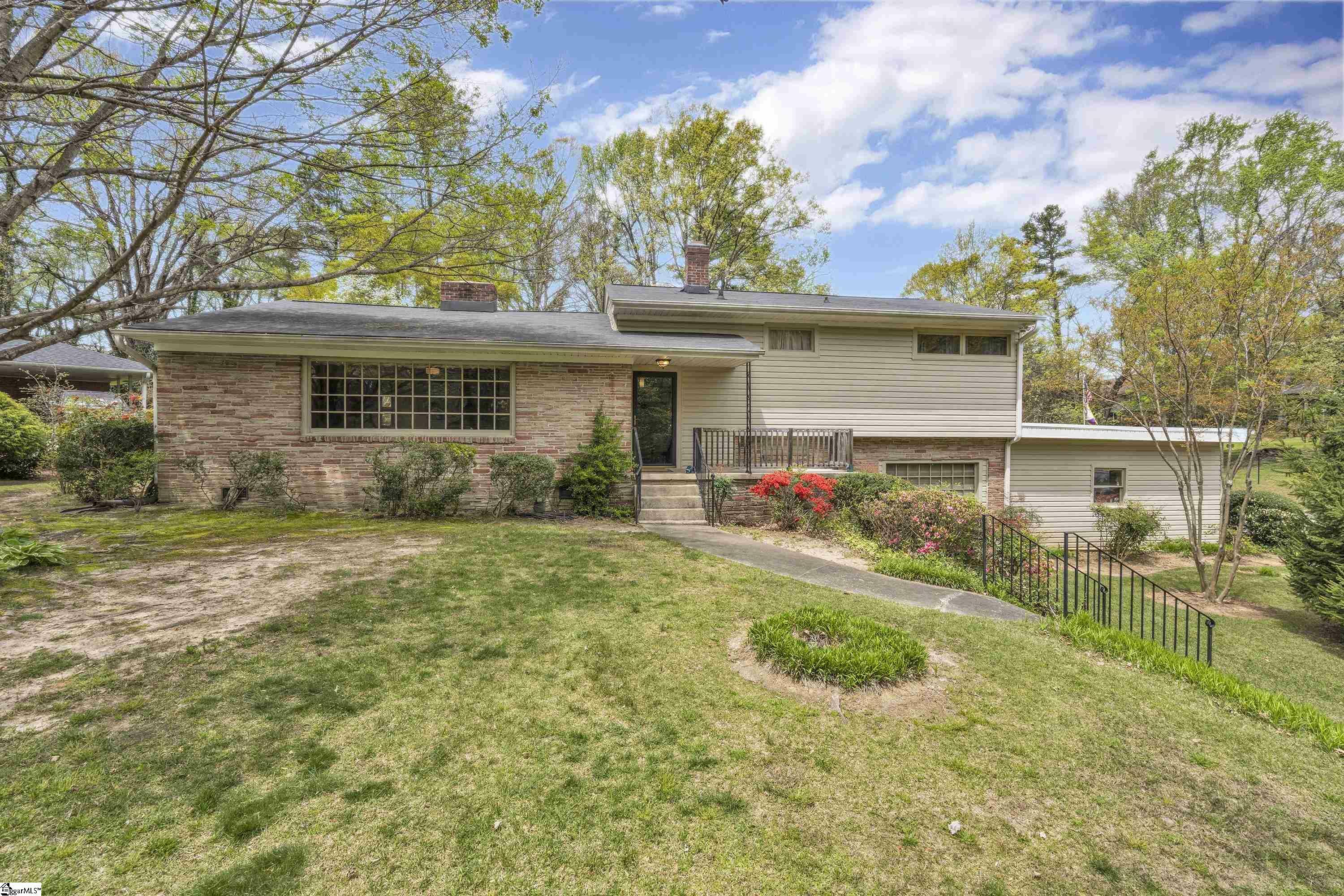 Property Photo:  210 Yorkshire Drive  SC 29615 