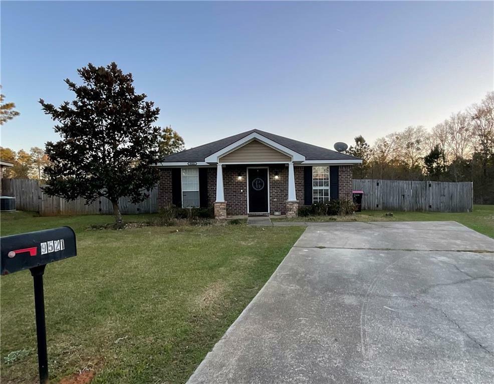 Property Photo: 9521 Fox Court W AL 36575