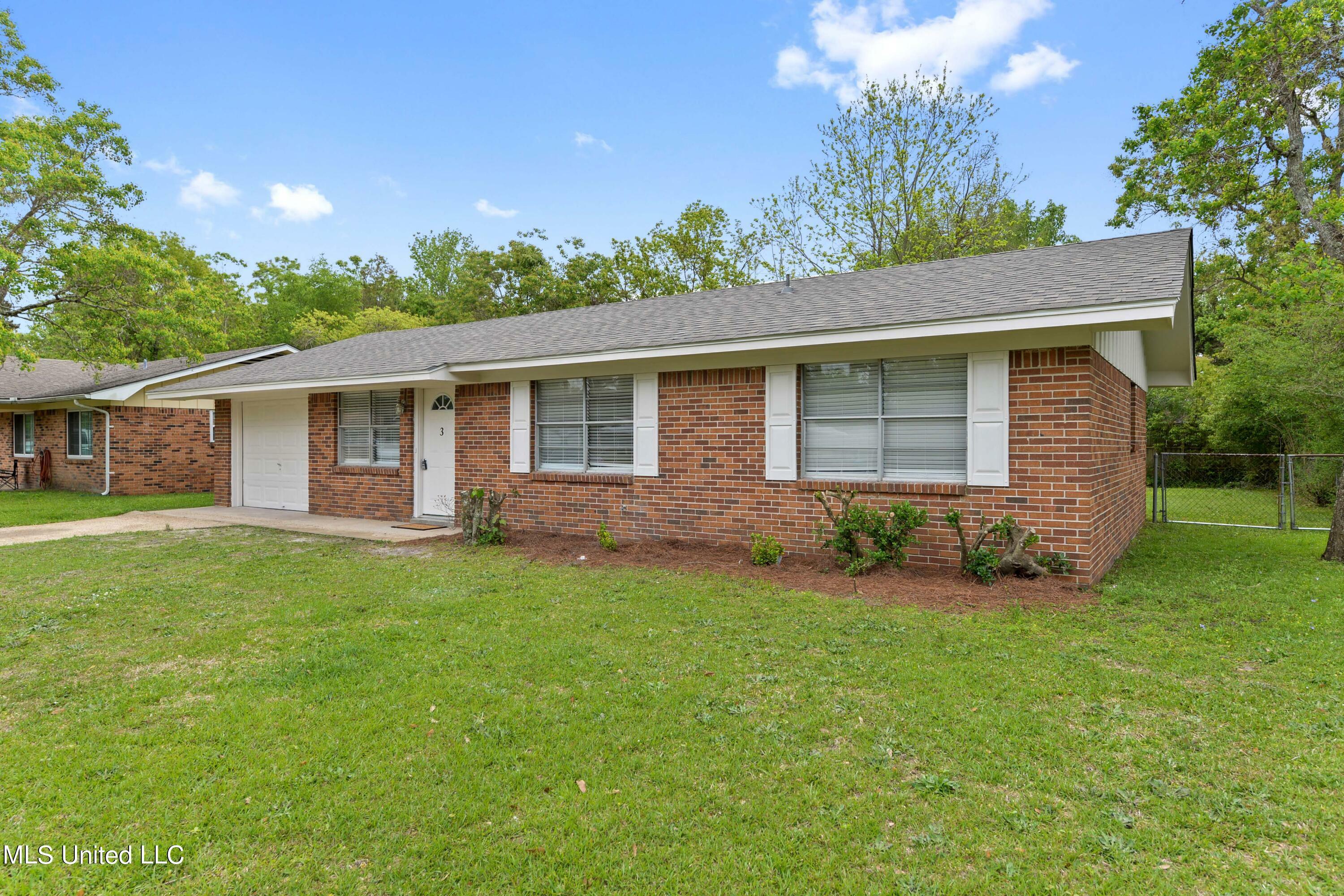 Property Photo:  3 Leggett Circle  MS 39503 