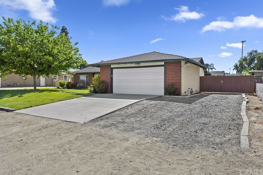 Property Photo:  3110 Norco Dr  CA 92860 