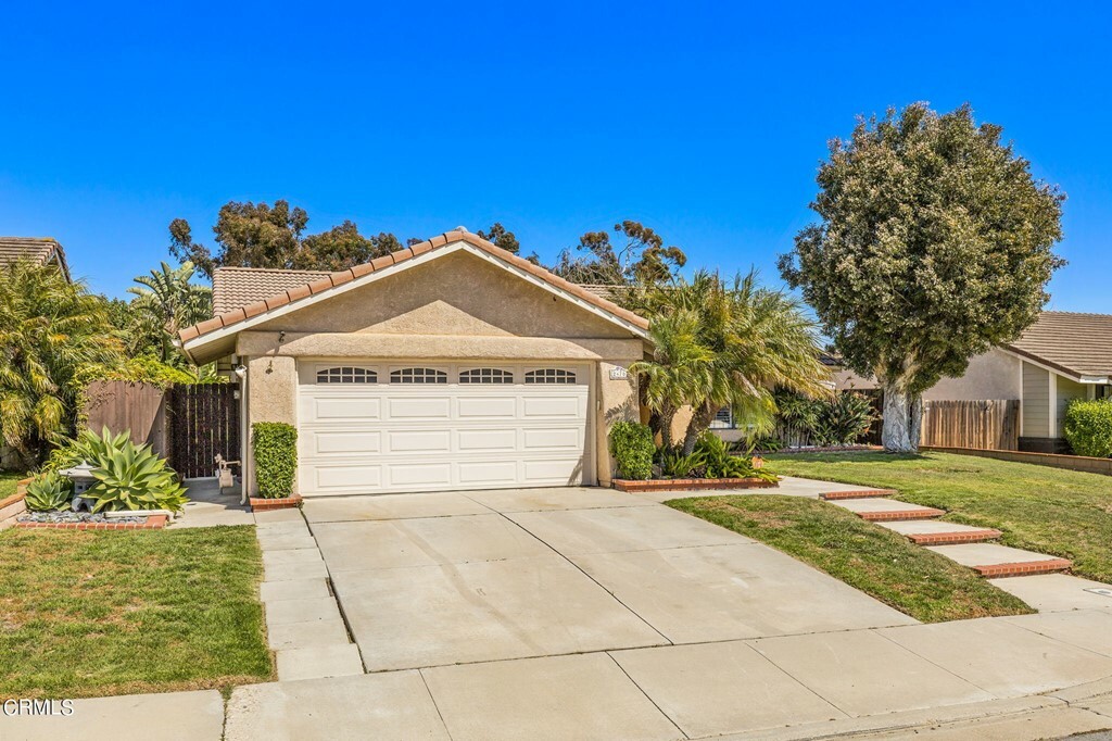 Property Photo:  2470 Warbler Avenue  CA 93003 