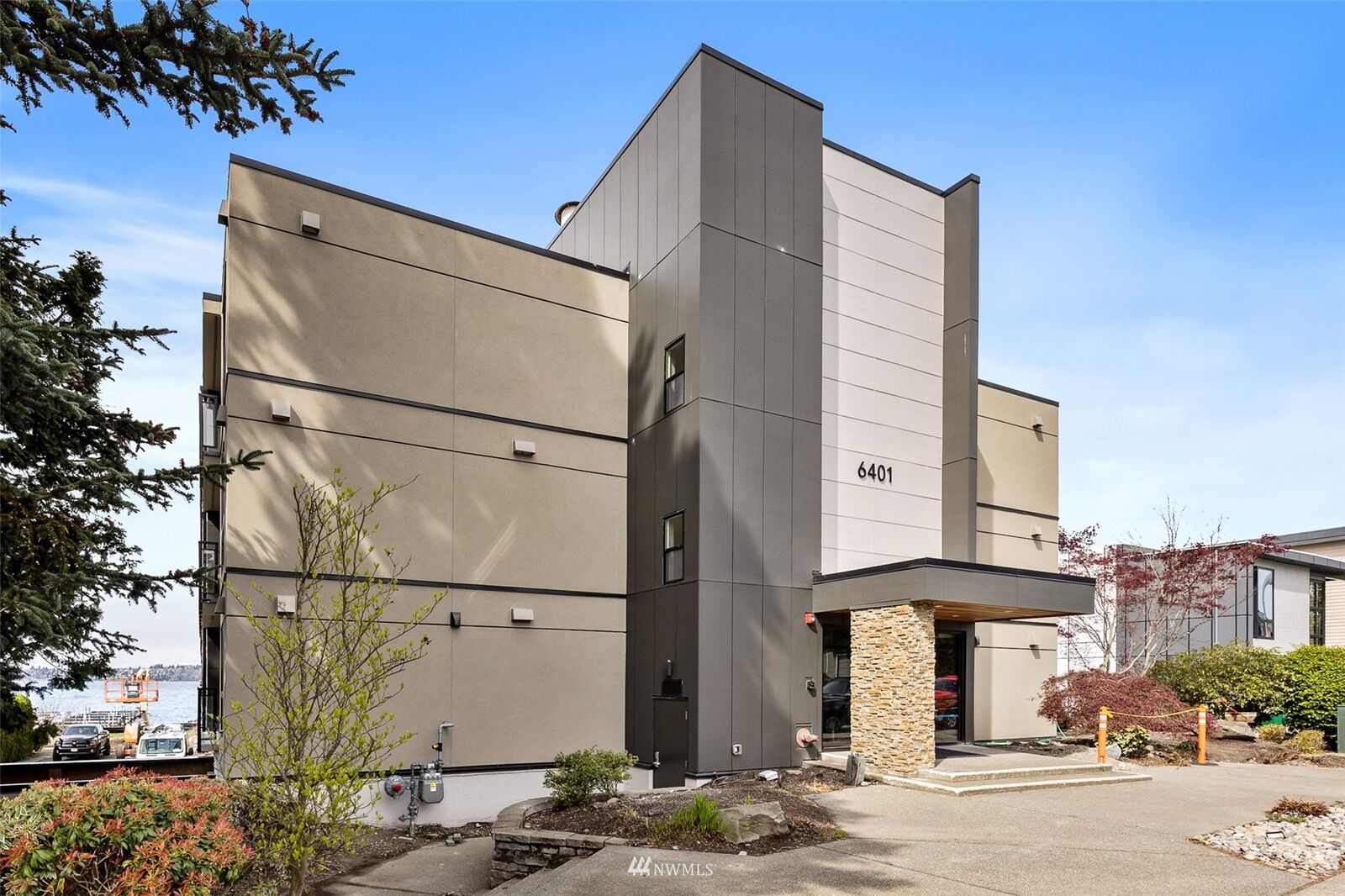 Property Photo:  6401  Lake Washington Boulevard NE 202  WA 98033 