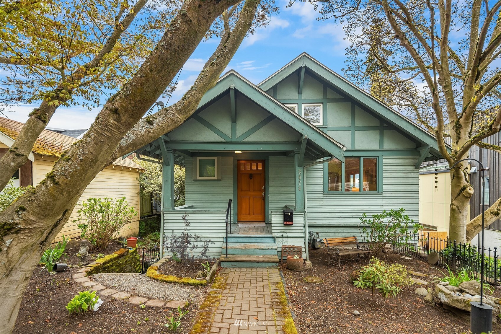 Property Photo:  3928 Meridian Avenue N  WA 98103 