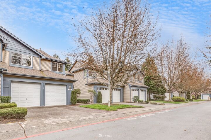 Property Photo:  658 Chelan Place NE  WA 98059 