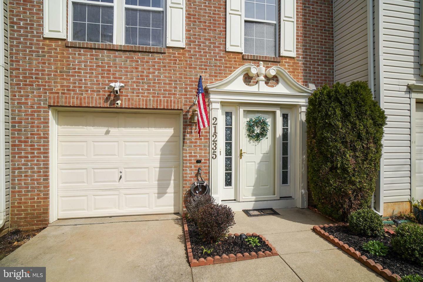 Property Photo: 21235 Bunyan Circle 176 MD 20876