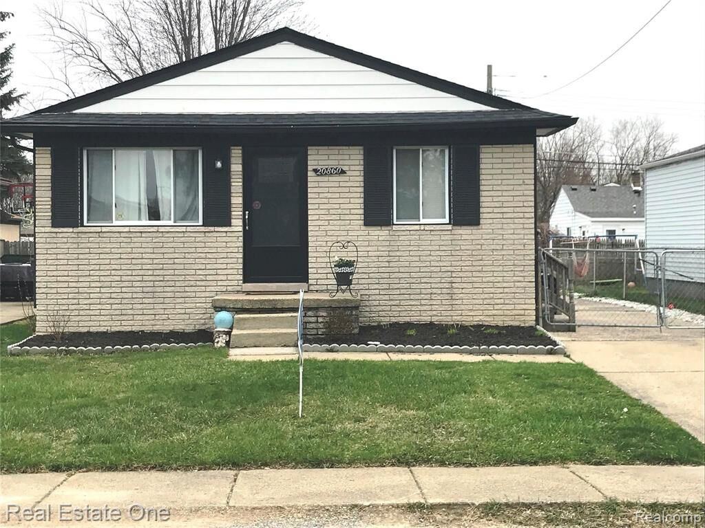 Property Photo: 20860 Vermander MI 48035 3572