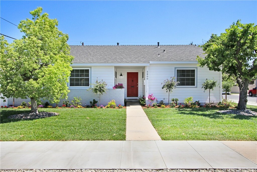 Property Photo: 5800 Aldea Avenue CA 91316
