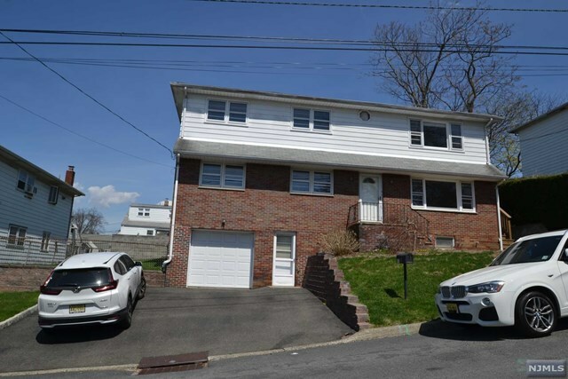 Property Photo:  82 Rose Place 2  NJ 07424 