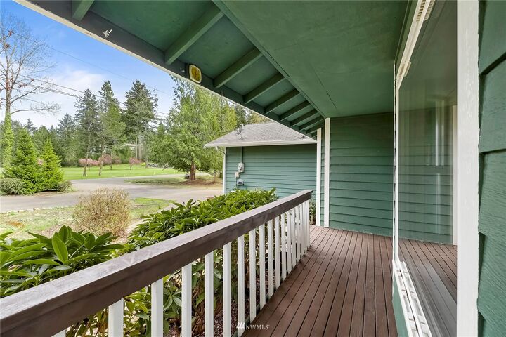 Property Photo: 120 E Road Of Tralee WA 98584