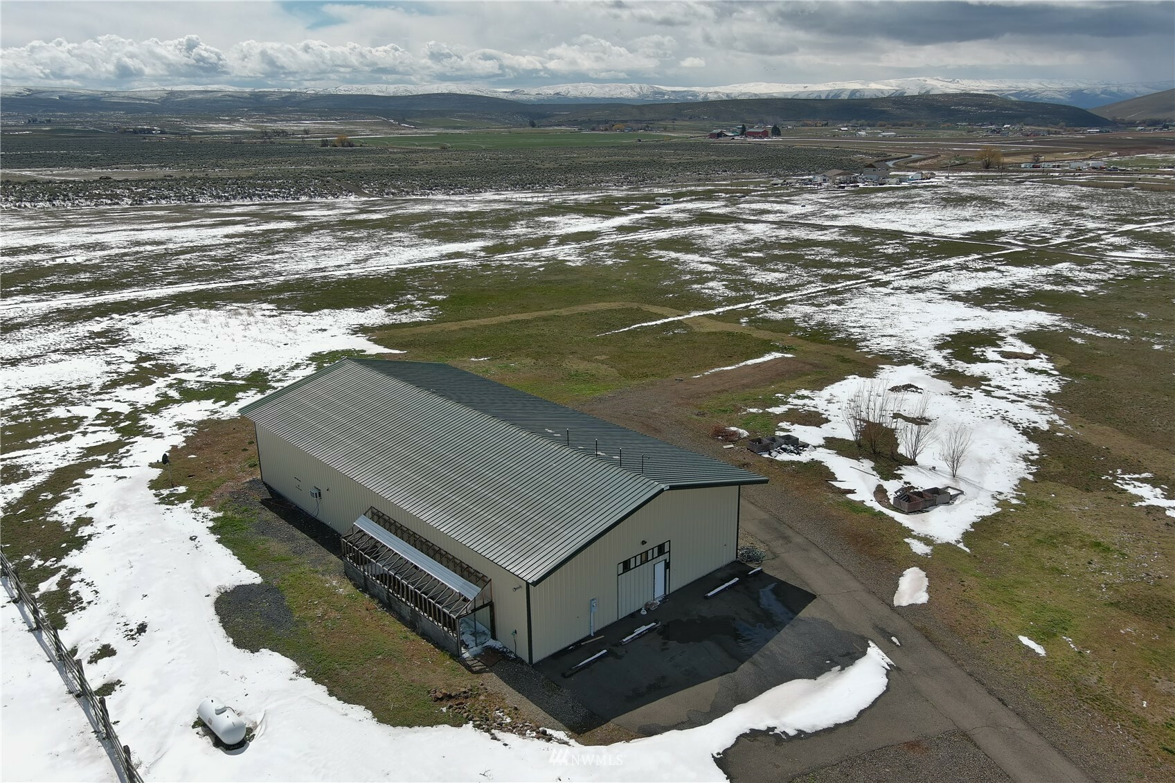 Property Photo:  1500 Sunset Road  WA 98926 