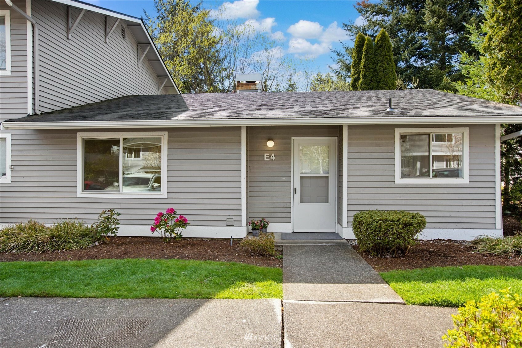 Property Photo:  1526 192nd Street SE E4  WA 98012 