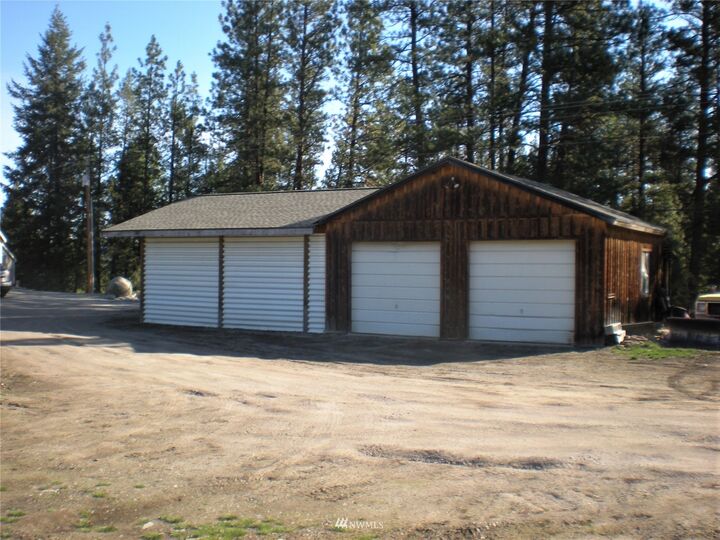 Property Photo:  376 W Curlew Lake Road  WA 99166 