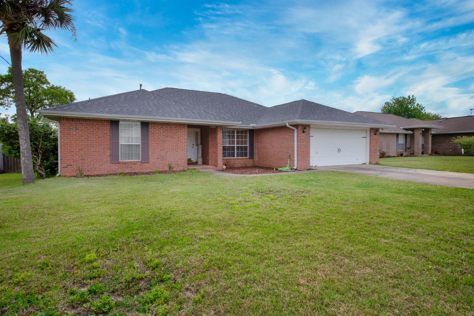 Property Photo: 5310 Whitney Court FL 32536