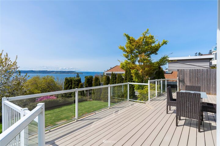 Property Photo:  27046 10th Avenue S  WA 98198 