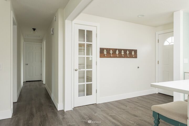 Property Photo:  170 NW 10th Court  WA 98277 