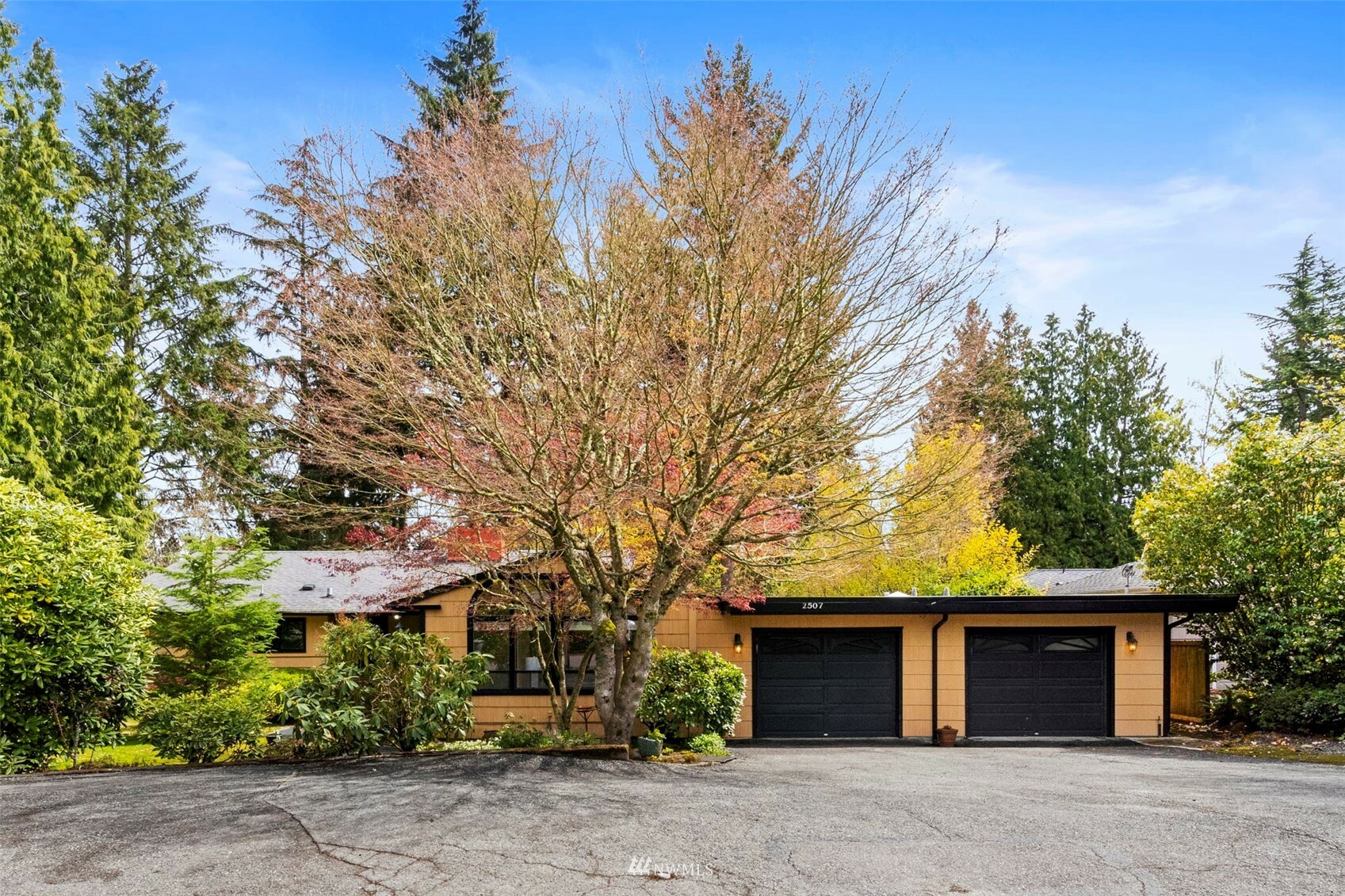 Property Photo:  2507 SW 169th Place  WA 98166 