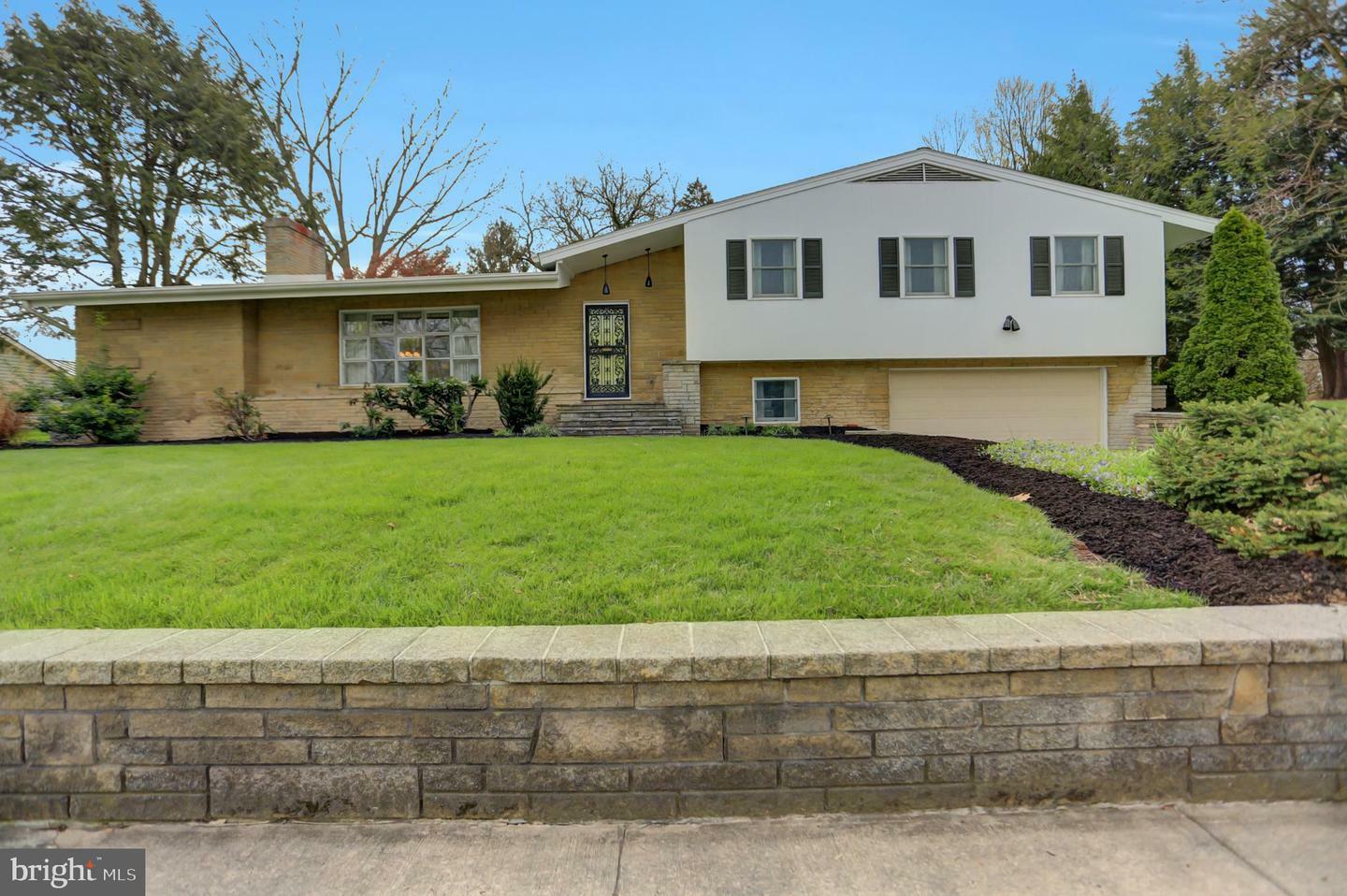 612 E Orange Street  Shippensburg PA 17257 photo