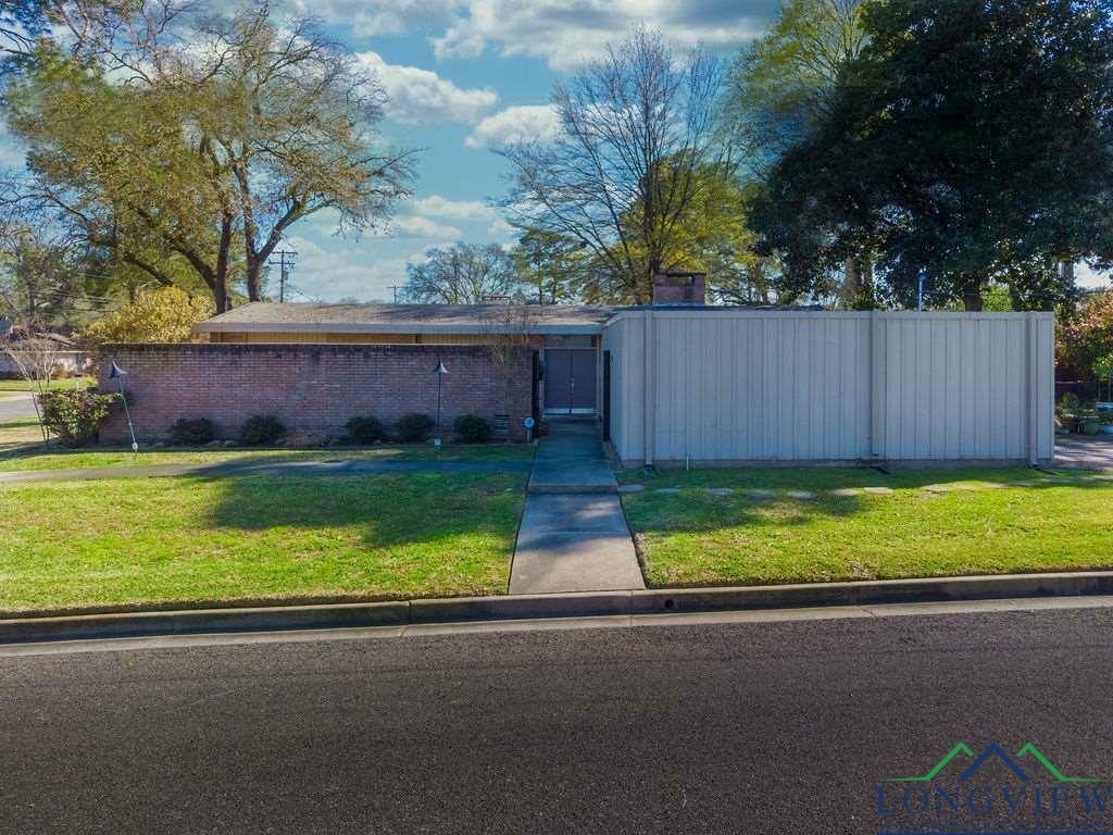 Property Photo:  1805 Smallwood  TX 75601 