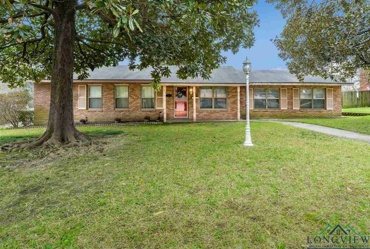 Property Photo:  210 Oak St  TX 75647 