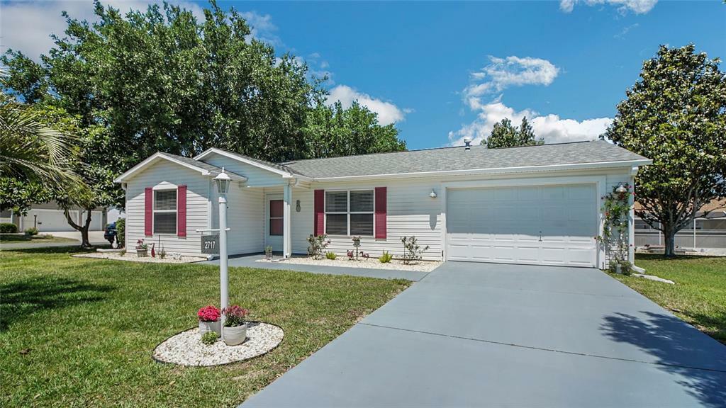 Property Photo:  2717 Privada Drive  FL 32162 