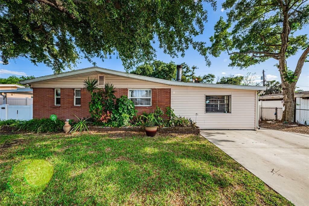 Property Photo:  4524 W Clifton Street  FL 33614 