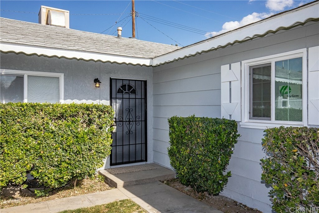 Property Photo:  45430 5th Street E  CA 93535 