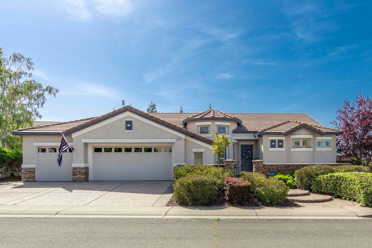 Property Photo:  707 Medallion Court  CA 95648 