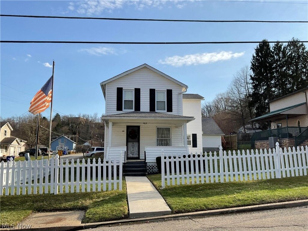 Property Photo:  1020 Rubicon Street  OH 43920 