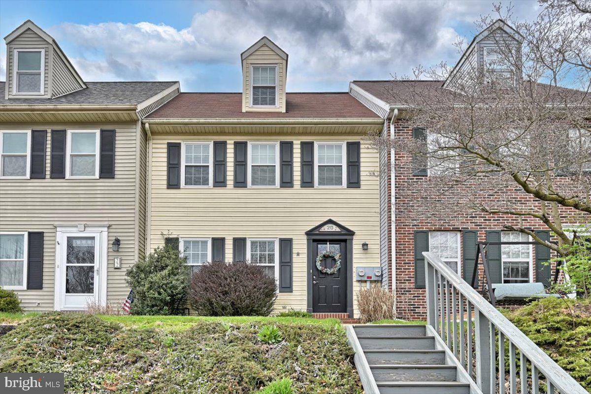 Property Photo:  20 Pennwick Drive  PA 17543 