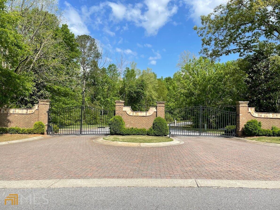 Property Photo: 105 Reserve Drive 13 GA 30117