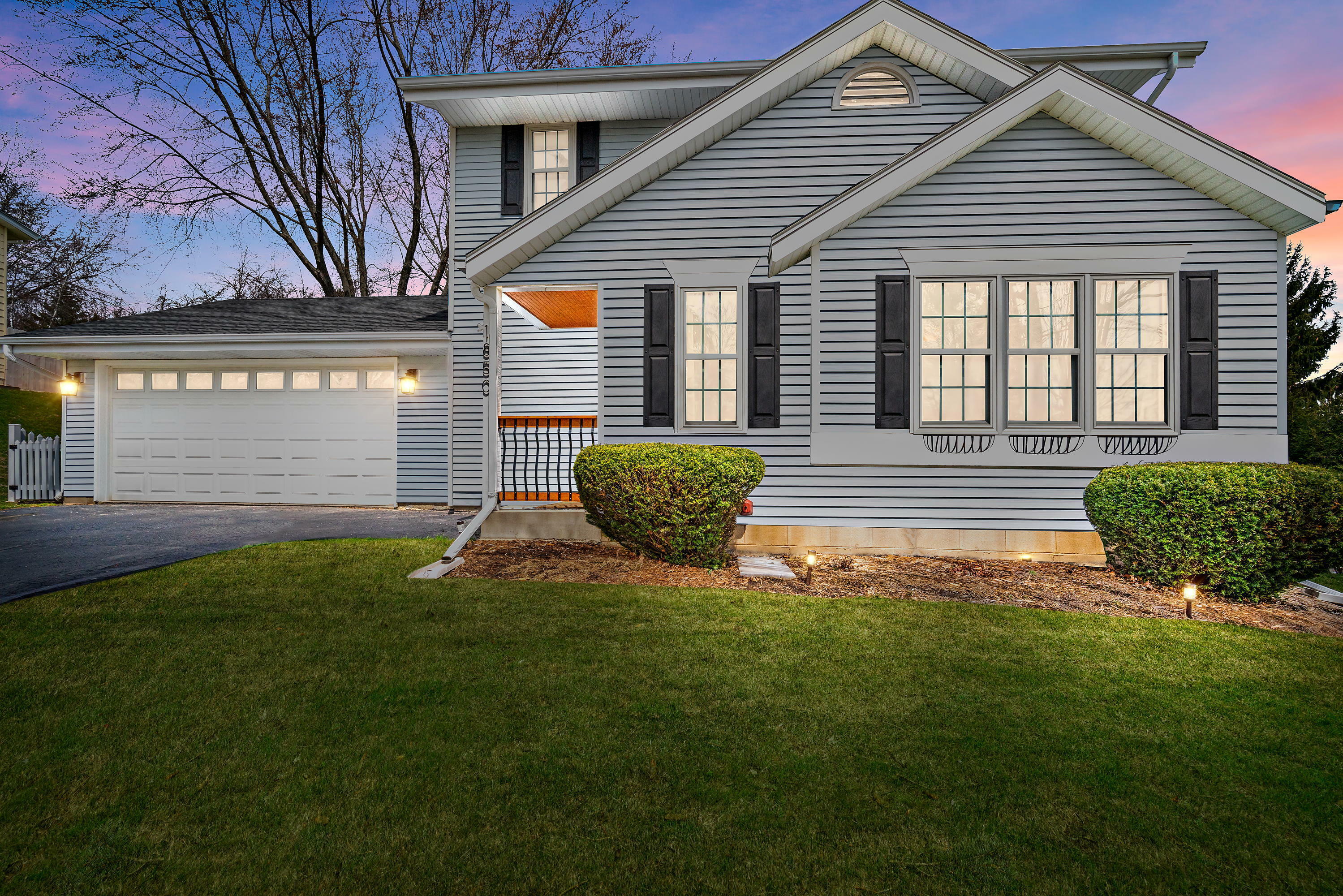 Property Photo: 1850 Linden St WI 53024