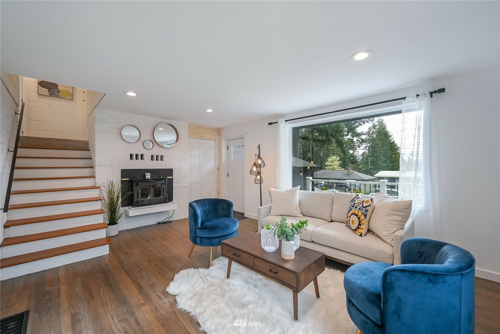 Property Photo: 16633 15th Avenue SW WA 98166
