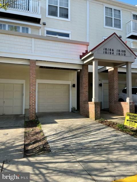 Property Photo: 18106 Royal Bonnet Circle MD 20886