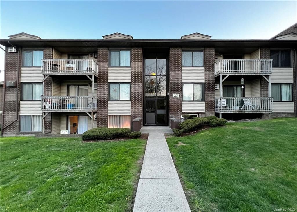 Property Photo:  274 Country Club Lane  NY 10970 