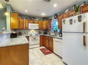 Property Photo:  197 E Marvin Avenue  FL 32750 