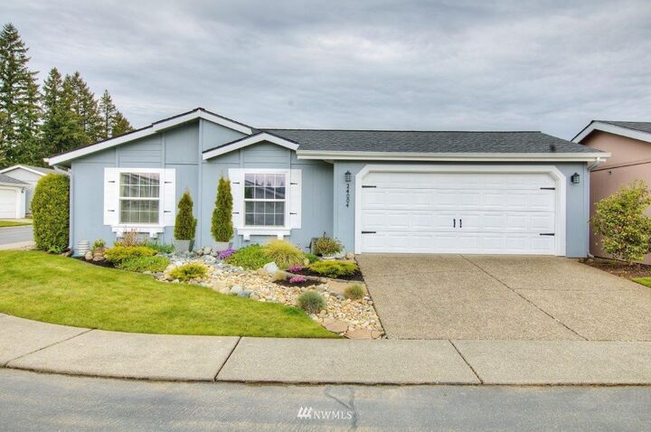 Property Photo: 24004 221st Place SE 51 WA 98038