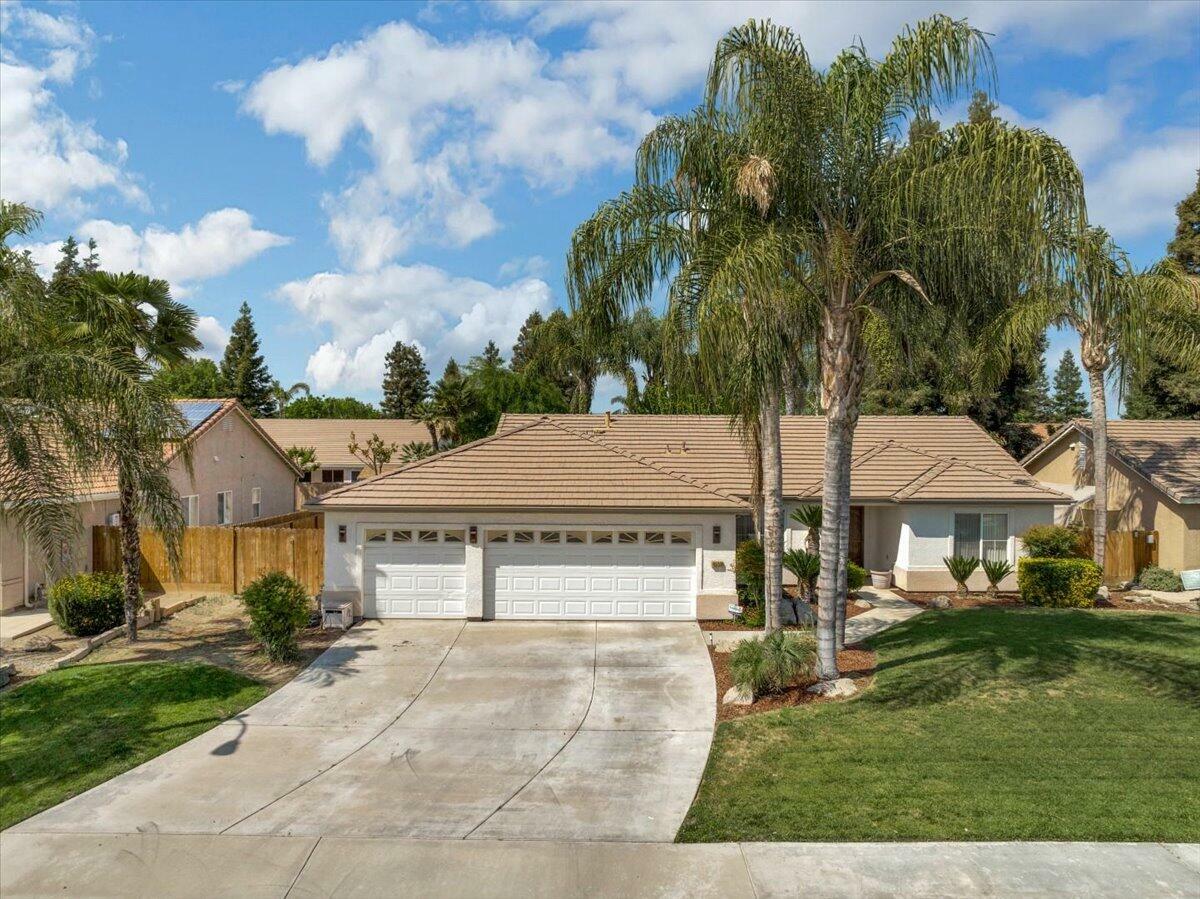 Property Photo:  4550 W Country Court  CA 93277 