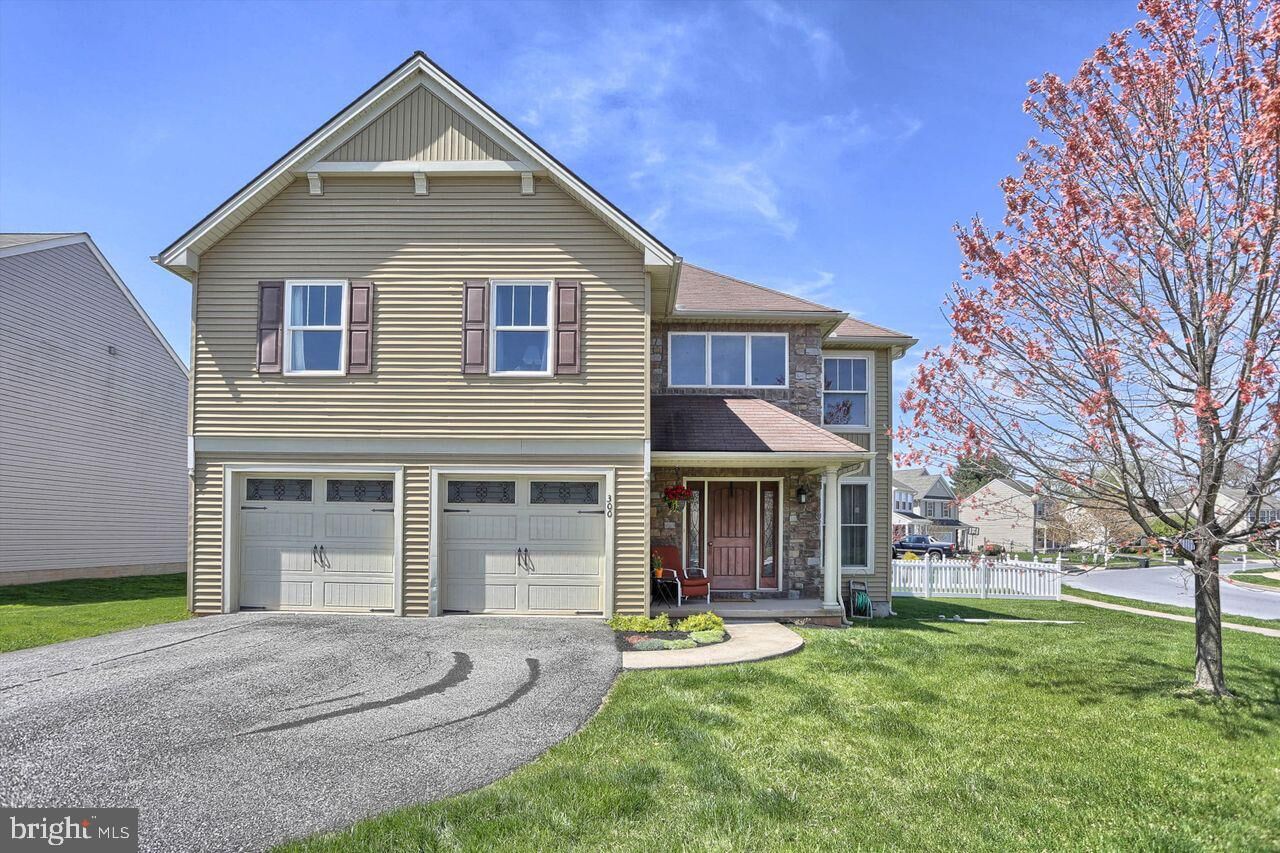 Property Photo:  300 Running Bond Drive  PA 17057 