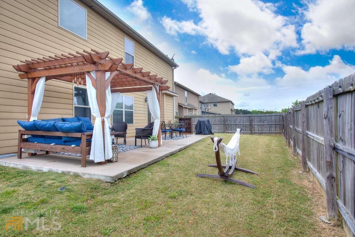 Property Photo:  904 Southfork Drive  GA 30052 