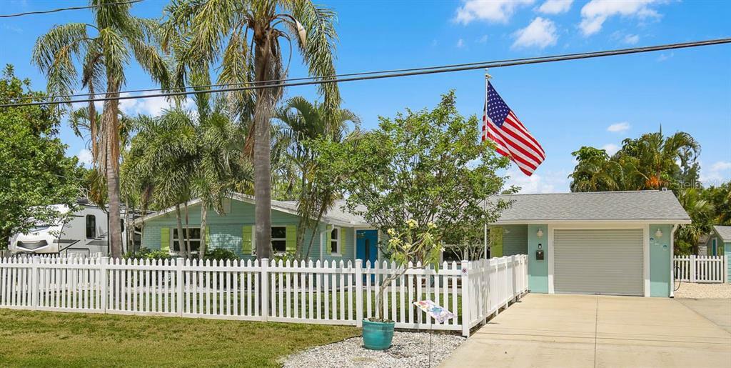 Property Photo:  3213 W Shell Point Road  FL 33570 