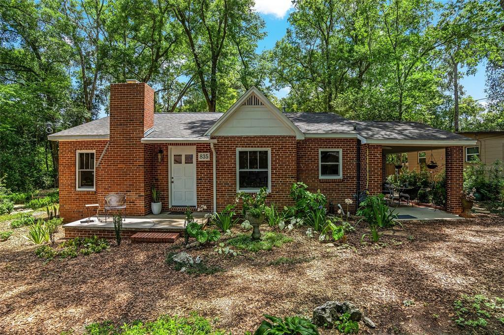 Property Photo: 835 NW 20th Street FL 32603