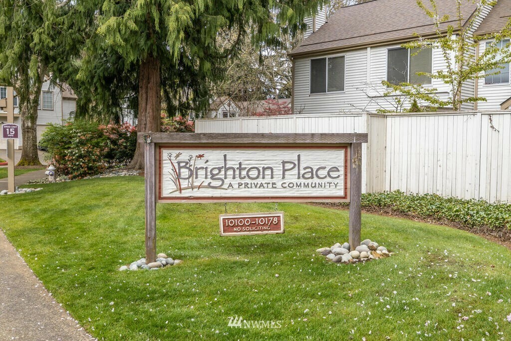 Property Photo:  10168 NE 135th Lane 41  WA 98034 